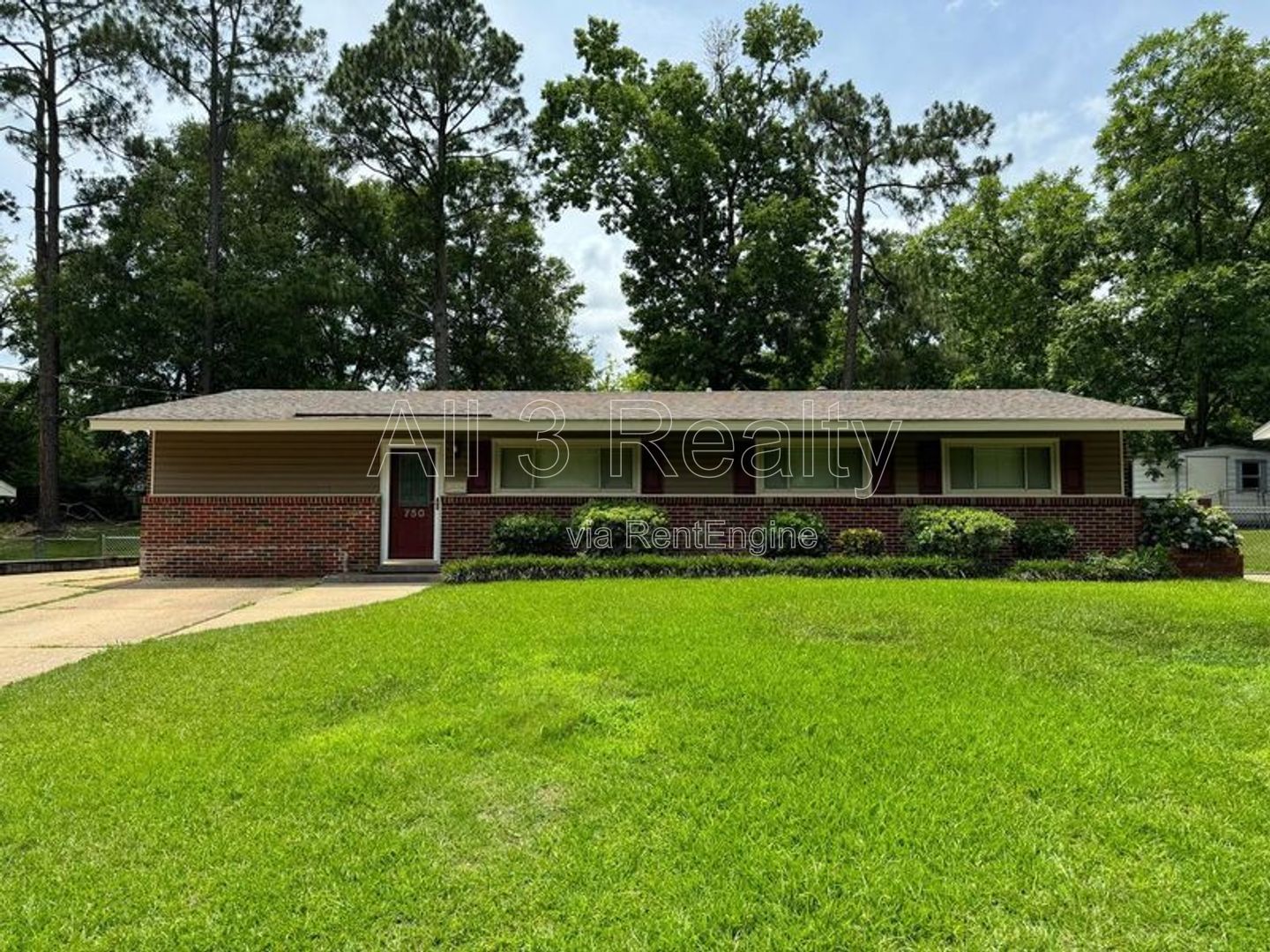 Immaculate 3-Bedroom !! property image