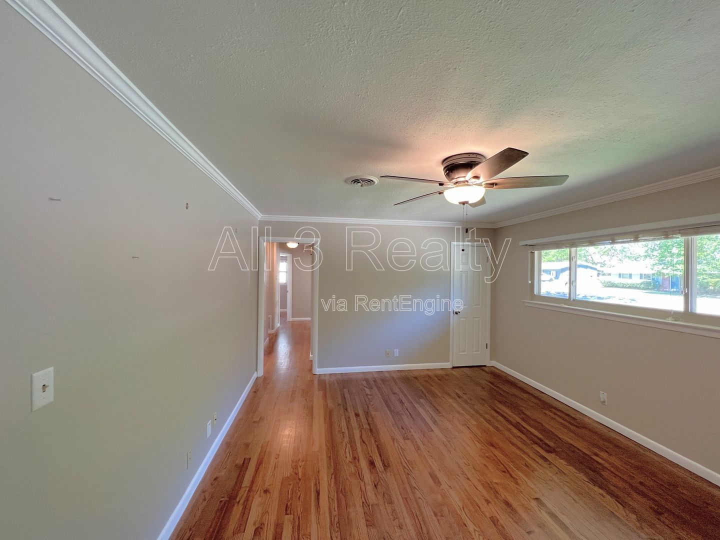 Immaculate 3-Bedroom !! property image