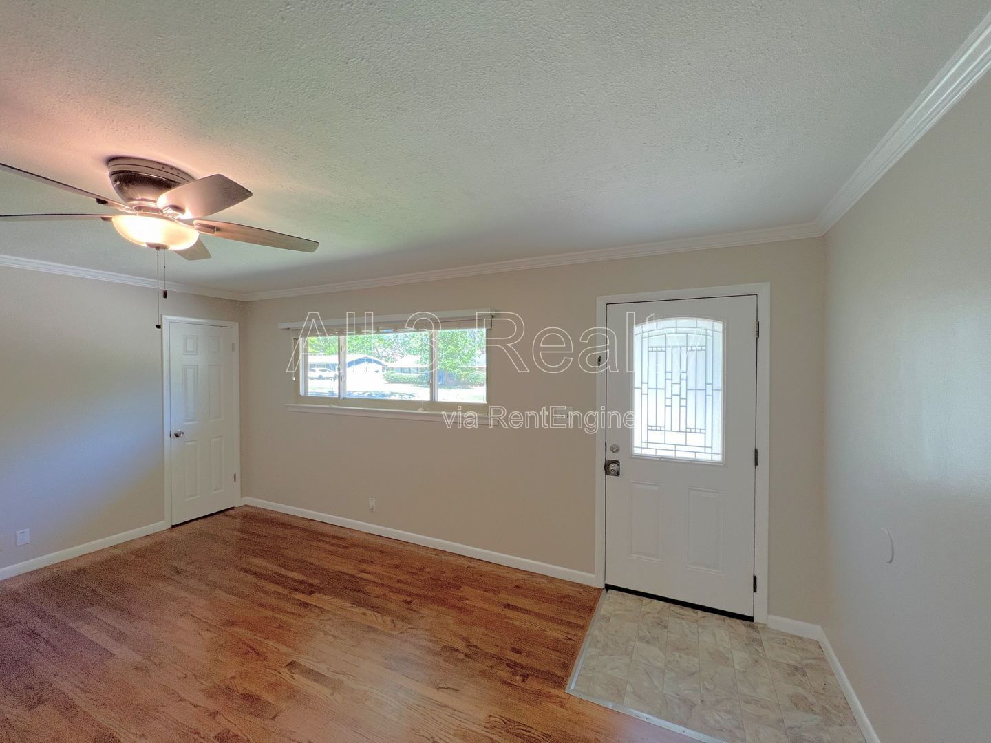 Immaculate 3-Bedroom !! property image