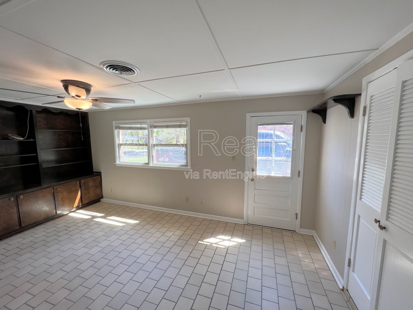 Immaculate 3-Bedroom !! property image