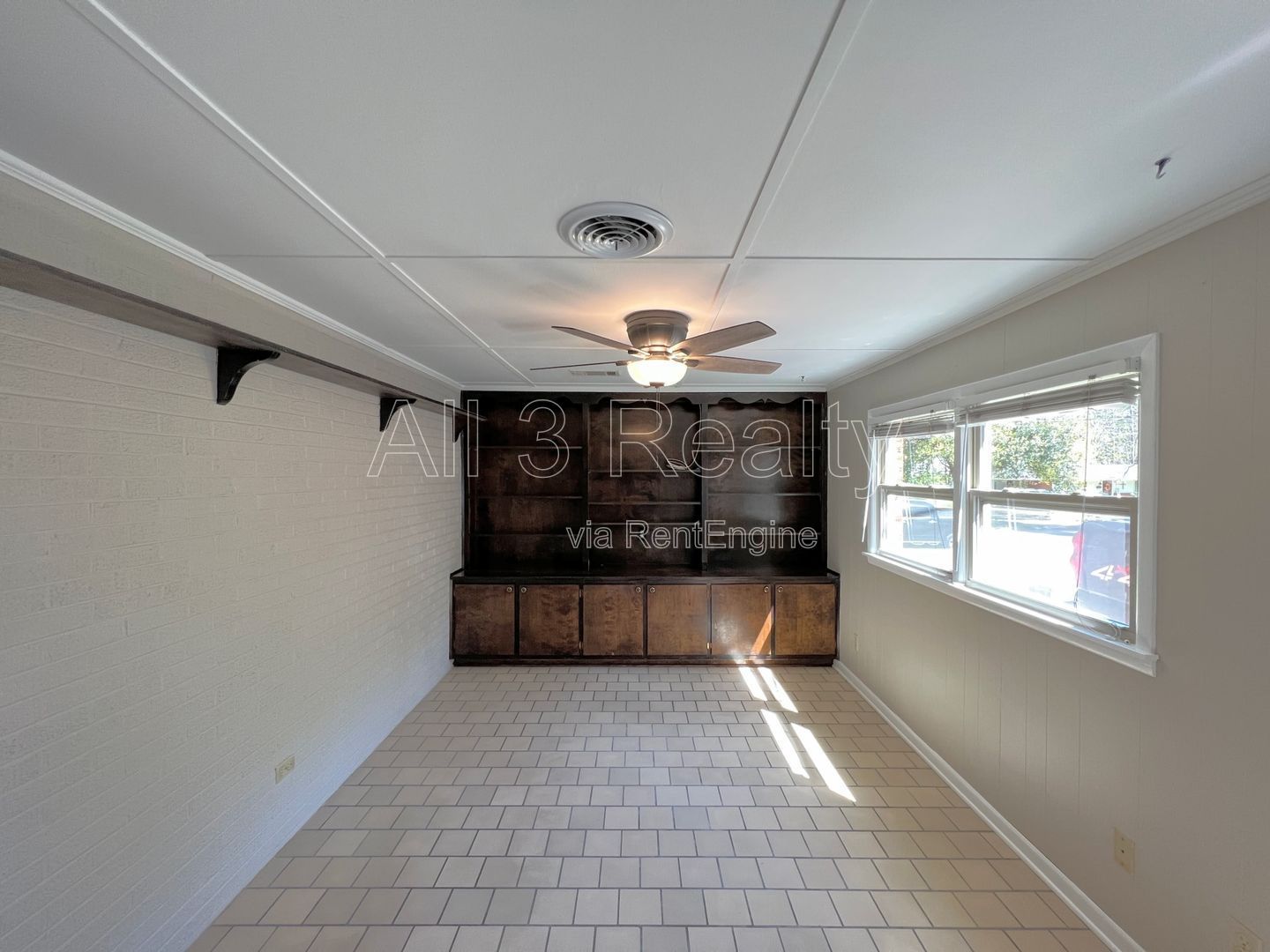 Immaculate 3-Bedroom !! property image