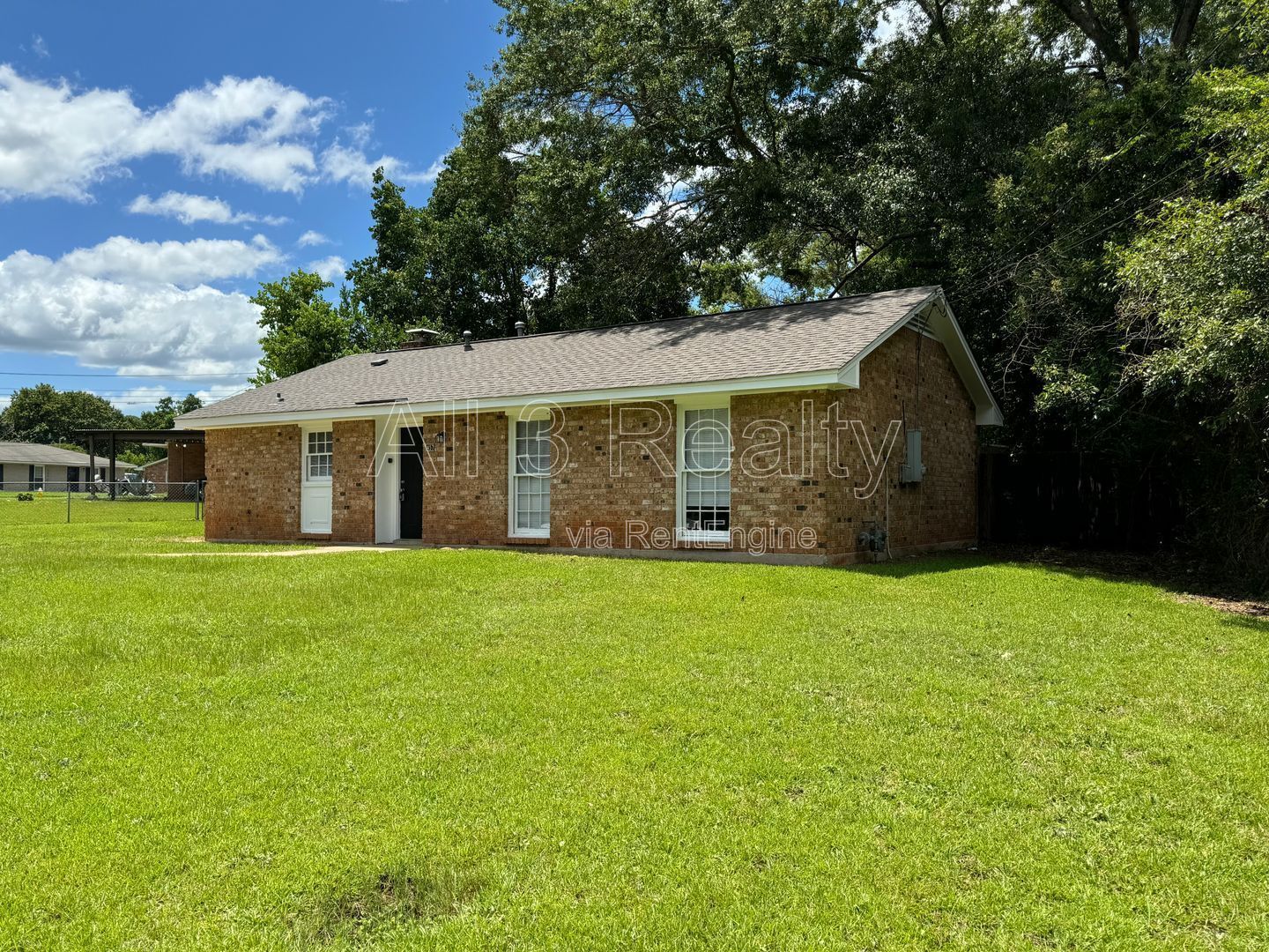 3- Bedroom with ELEGANT details that are sure to please property image
