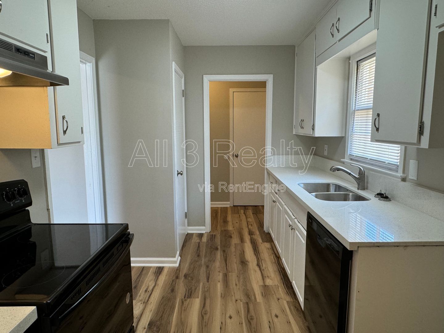 3- Bedroom with ELEGANT details that are sure to please property image