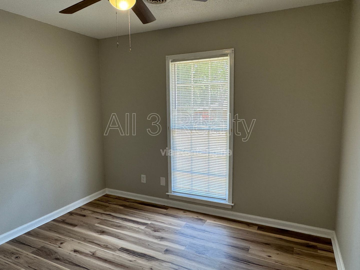 3- Bedroom with ELEGANT details that are sure to please property image
