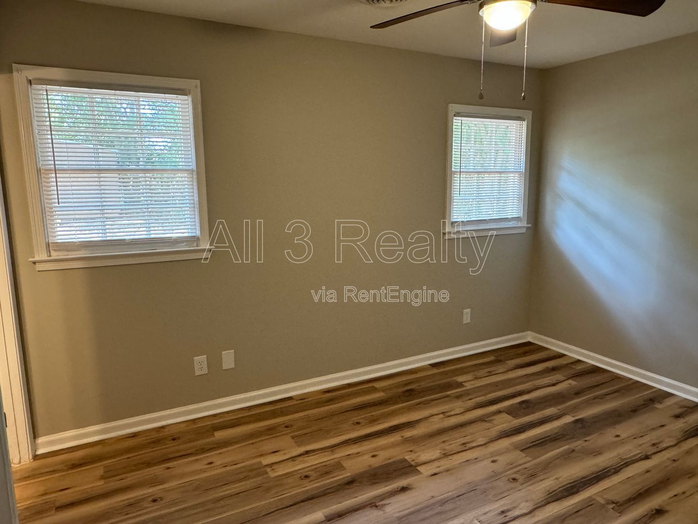 3- Bedroom with ELEGANT details that are sure to please property image