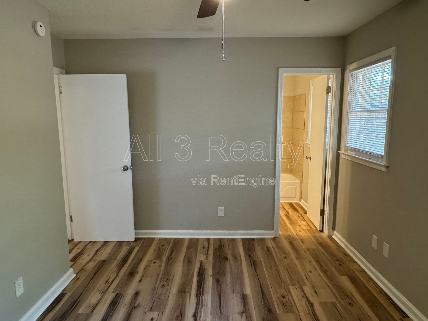 3- Bedroom with ELEGANT details that are sure to please property image