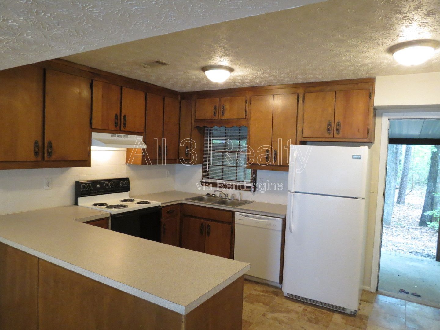 Welcome to Lovely & Cozy 2 Bedroom / 1.5 Bathroom Home in Fayetteville! property image