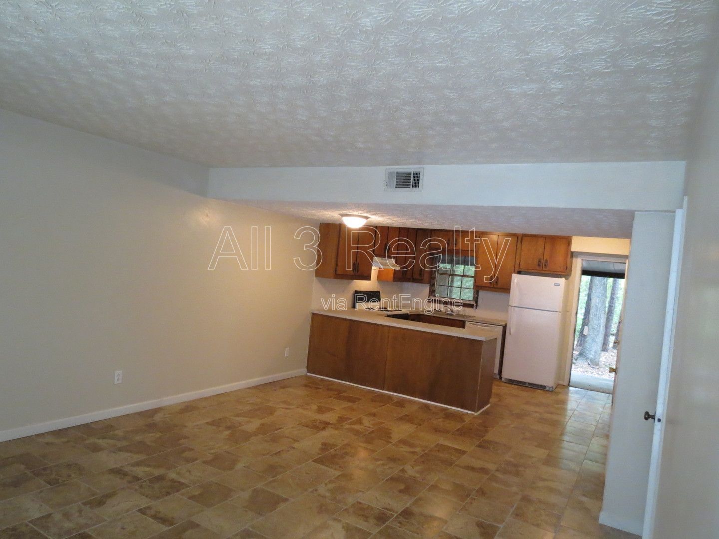 Welcome to Lovely & Cozy 2 Bedroom / 1.5 Bathroom Home in Fayetteville! property image
