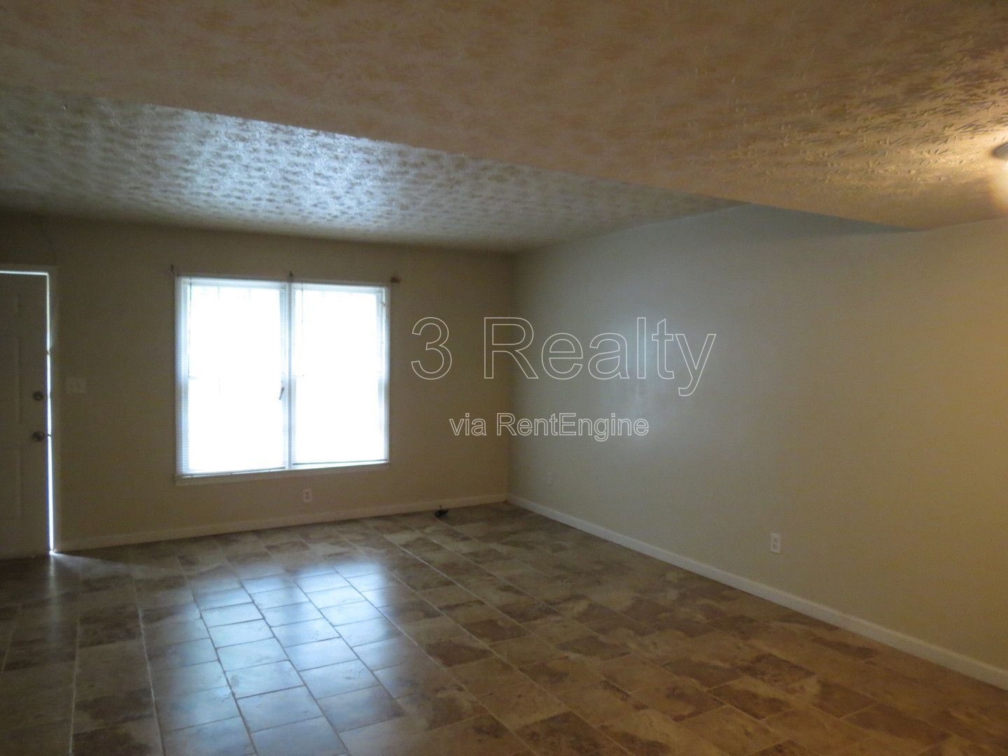 Welcome to Lovely & Cozy 2 Bedroom / 1.5 Bathroom Home in Fayetteville! property image