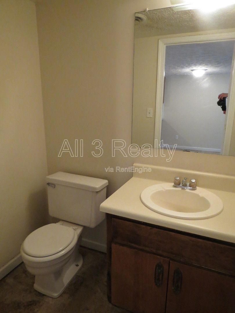 Welcome to Lovely & Cozy 2 Bedroom / 1.5 Bathroom Home in Fayetteville! property image