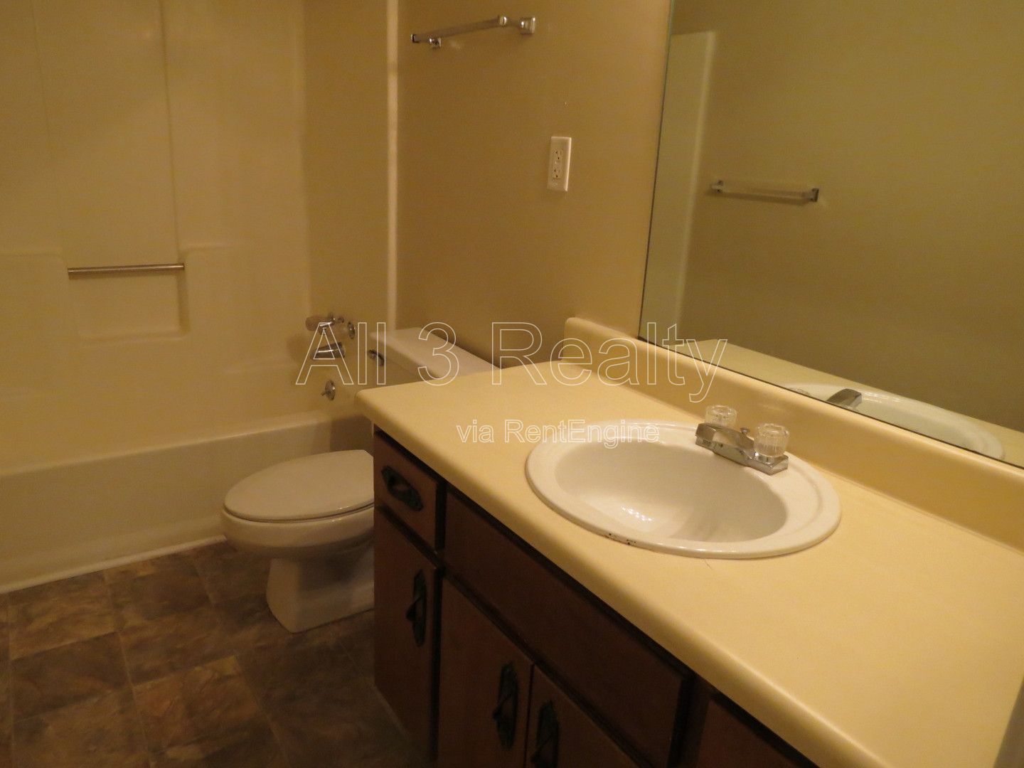 Welcome to Lovely & Cozy 2 Bedroom / 1.5 Bathroom Home in Fayetteville! property image