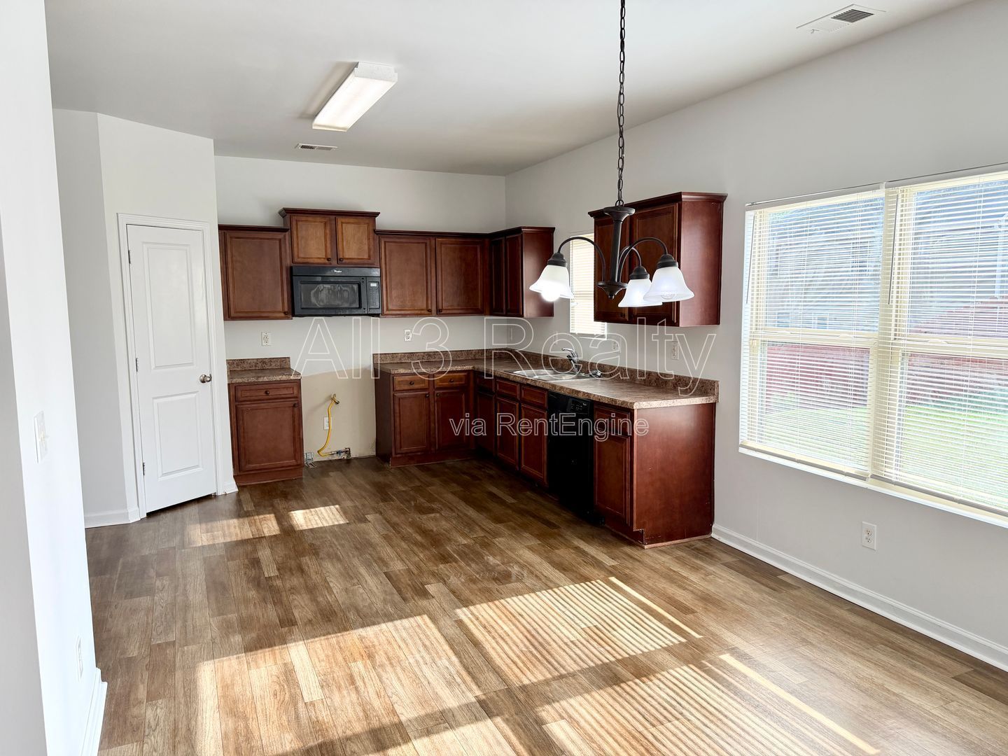 Spacious 4-bedroom, 2.5-bath home property image