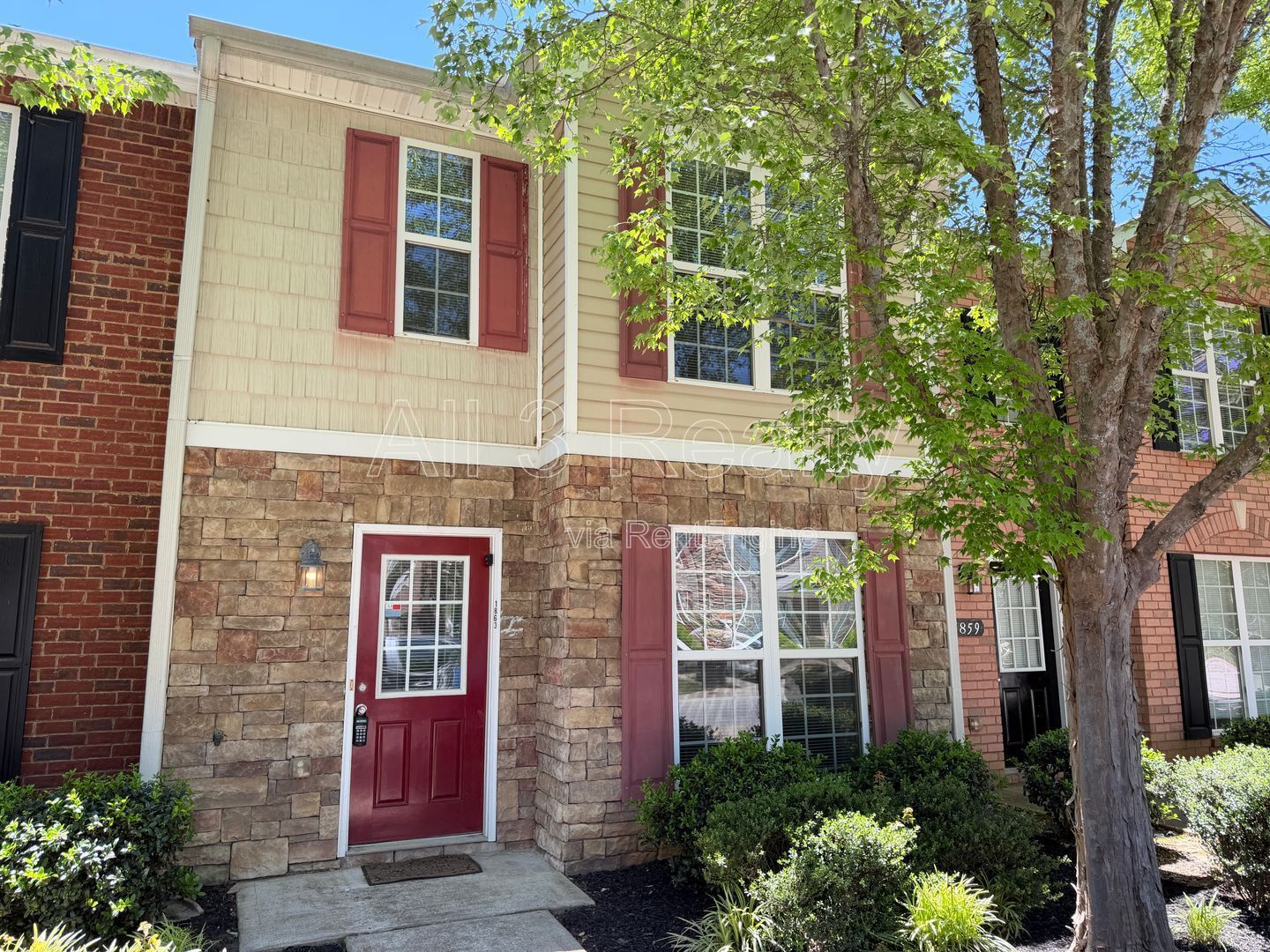Adorable 3 Bedroom / 2.5 Bathroom Townhome in Hampton! property image