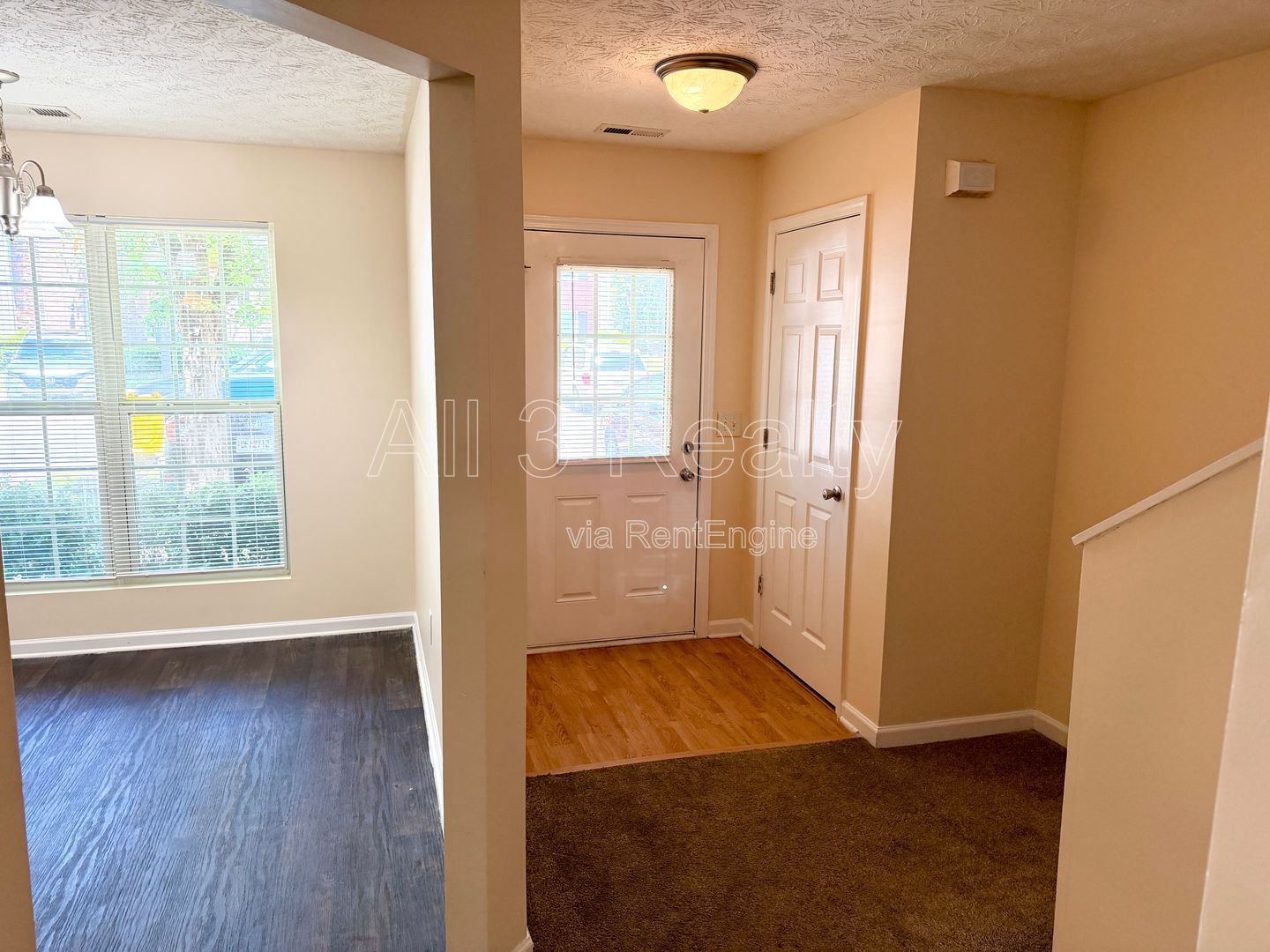 Adorable 3 Bedroom / 2.5 Bathroom Townhome in Hampton! property image