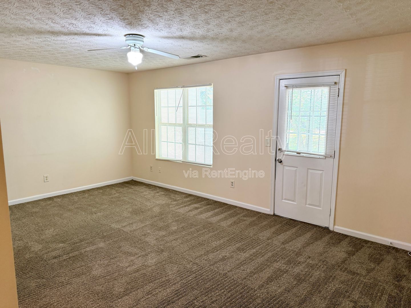 Adorable 3 Bedroom / 2.5 Bathroom Townhome in Hampton! property image