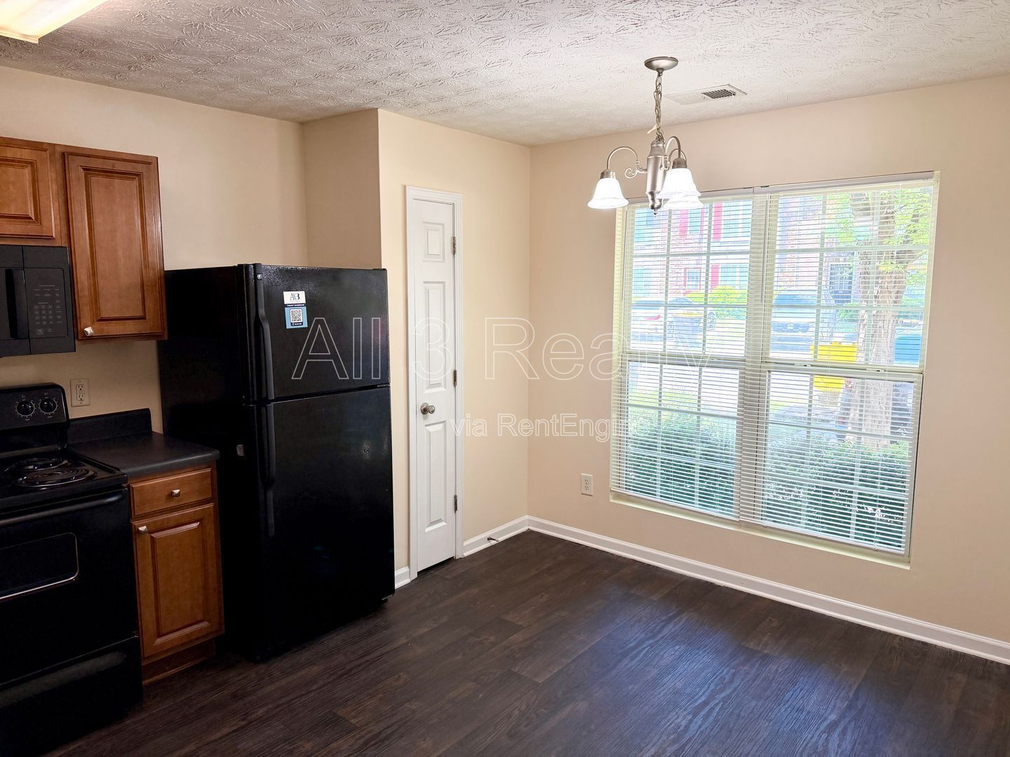 Adorable 3 Bedroom / 2.5 Bathroom Townhome in Hampton! property image