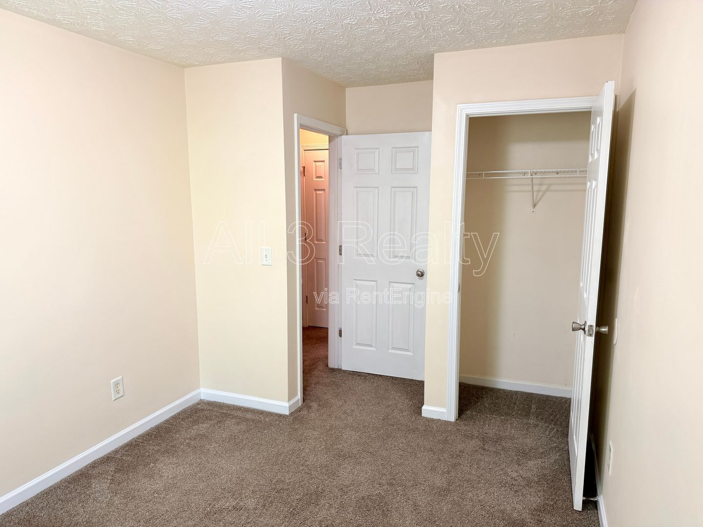 Adorable 3 Bedroom / 2.5 Bathroom Townhome in Hampton! property image