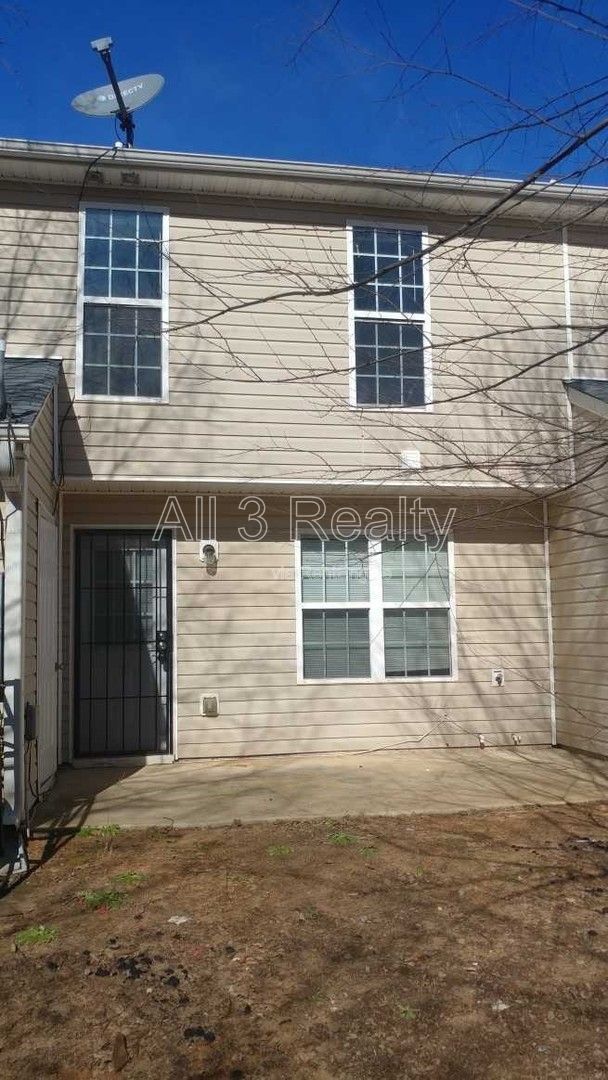 Adorable 3 Bedroom / 2.5 Bathroom Townhome in Hampton! property image