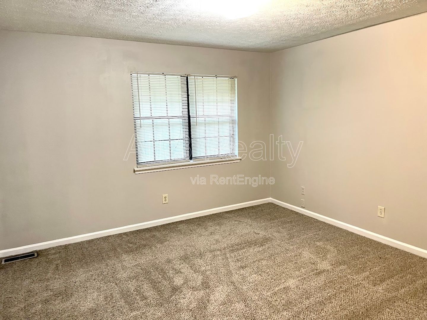 Discover this well-maintained 2-bedroom, 2.5-bath townhouse in Fayetteville, GA. property image