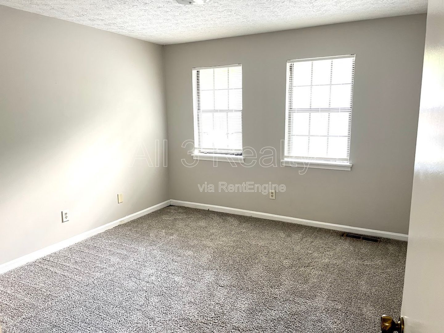 Discover this well-maintained 2-bedroom, 2.5-bath townhouse in Fayetteville, GA. property image