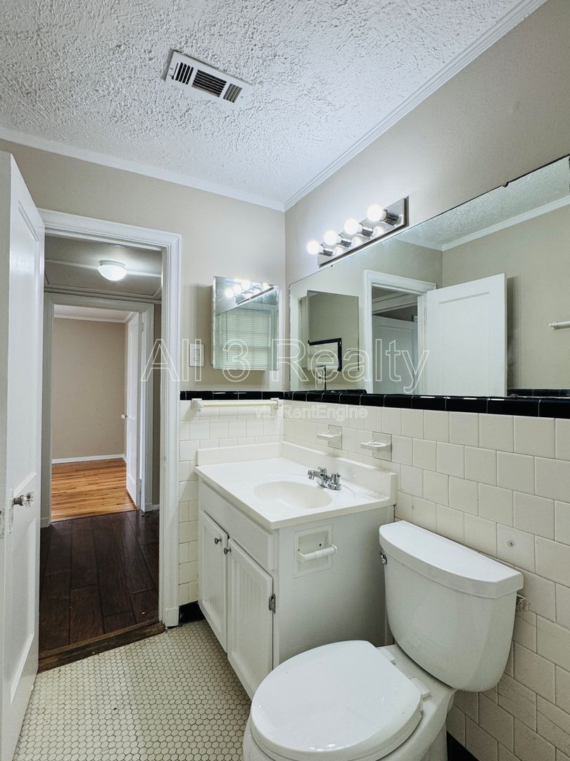 Bungalow Cutie !! property image