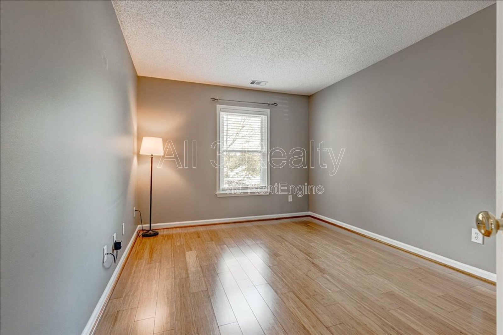 Introducing a stunning 3-bedroom, 2.5-bathroom home in the heart of Atlanta, GA. property image
