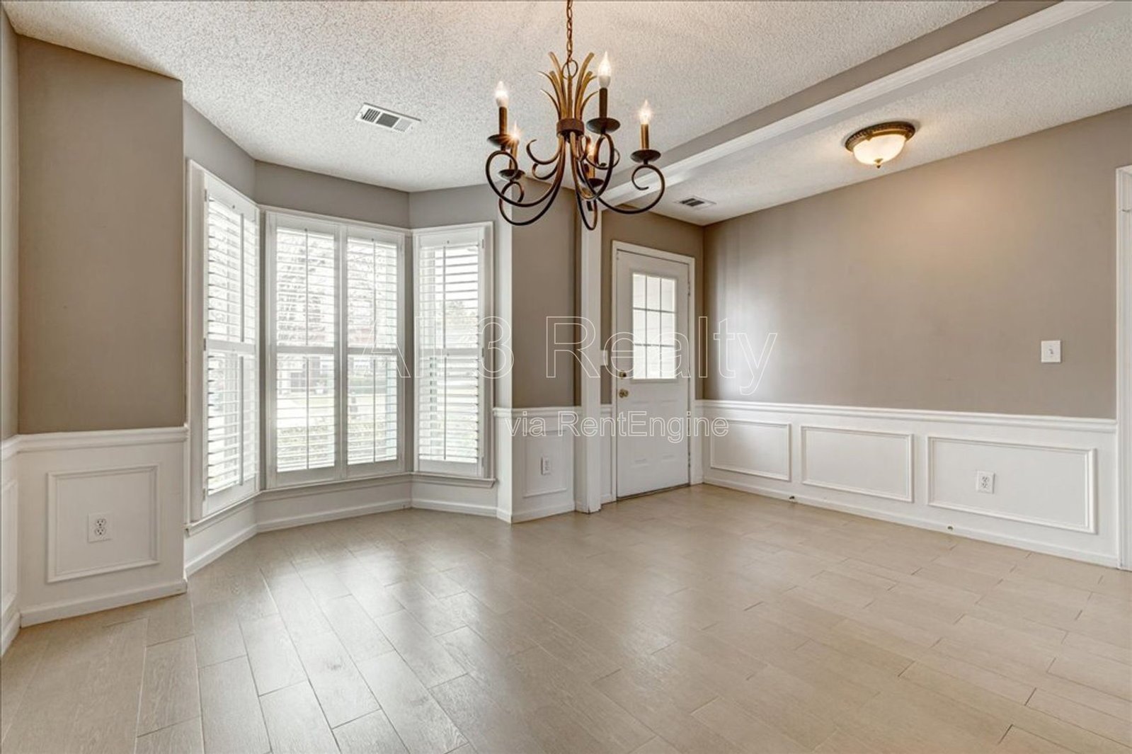 Introducing a stunning 3-bedroom, 2.5-bathroom home in the heart of Atlanta, GA. property image