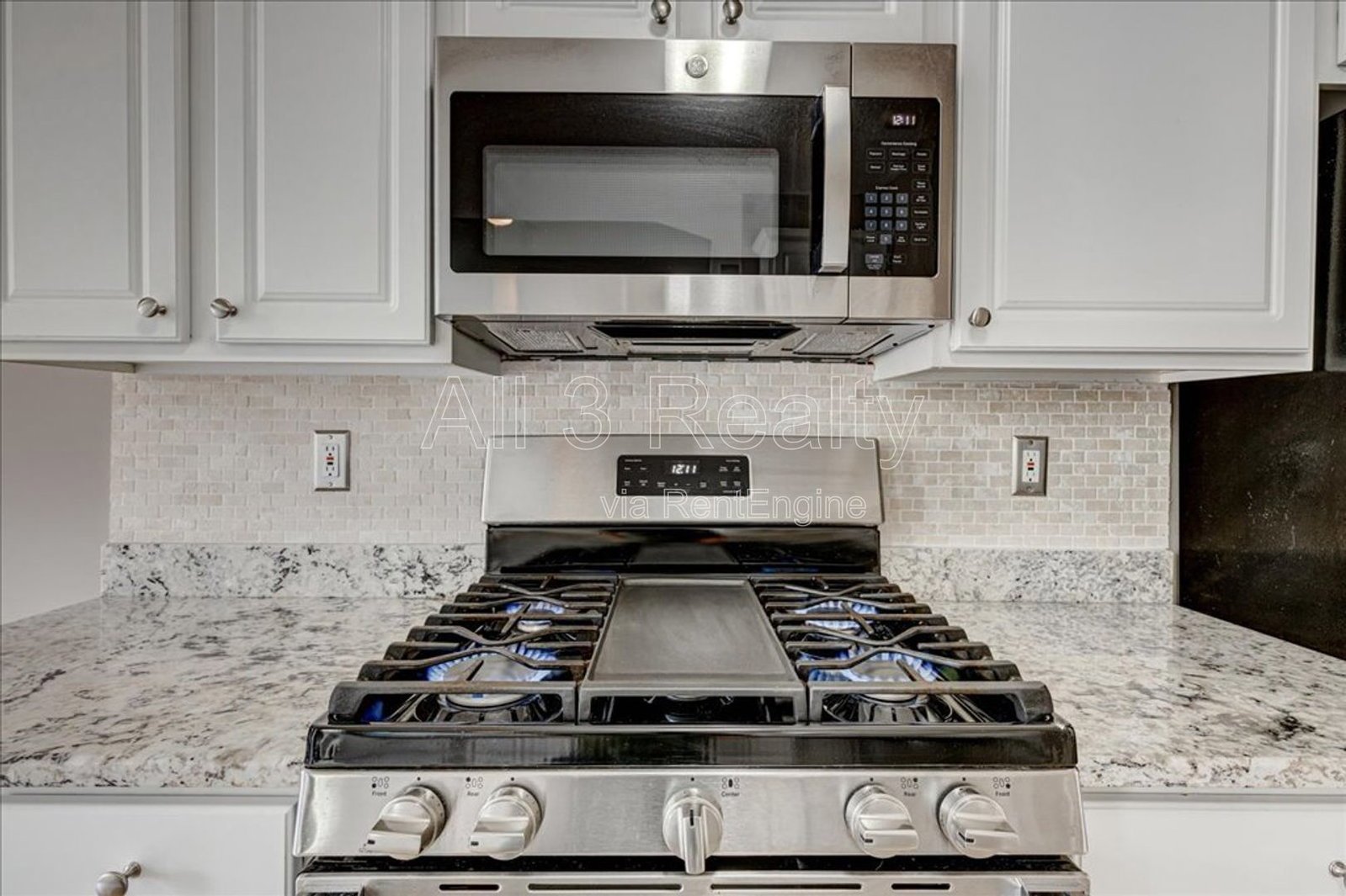 Introducing a stunning 3-bedroom, 2.5-bathroom home in the heart of Atlanta, GA. property image