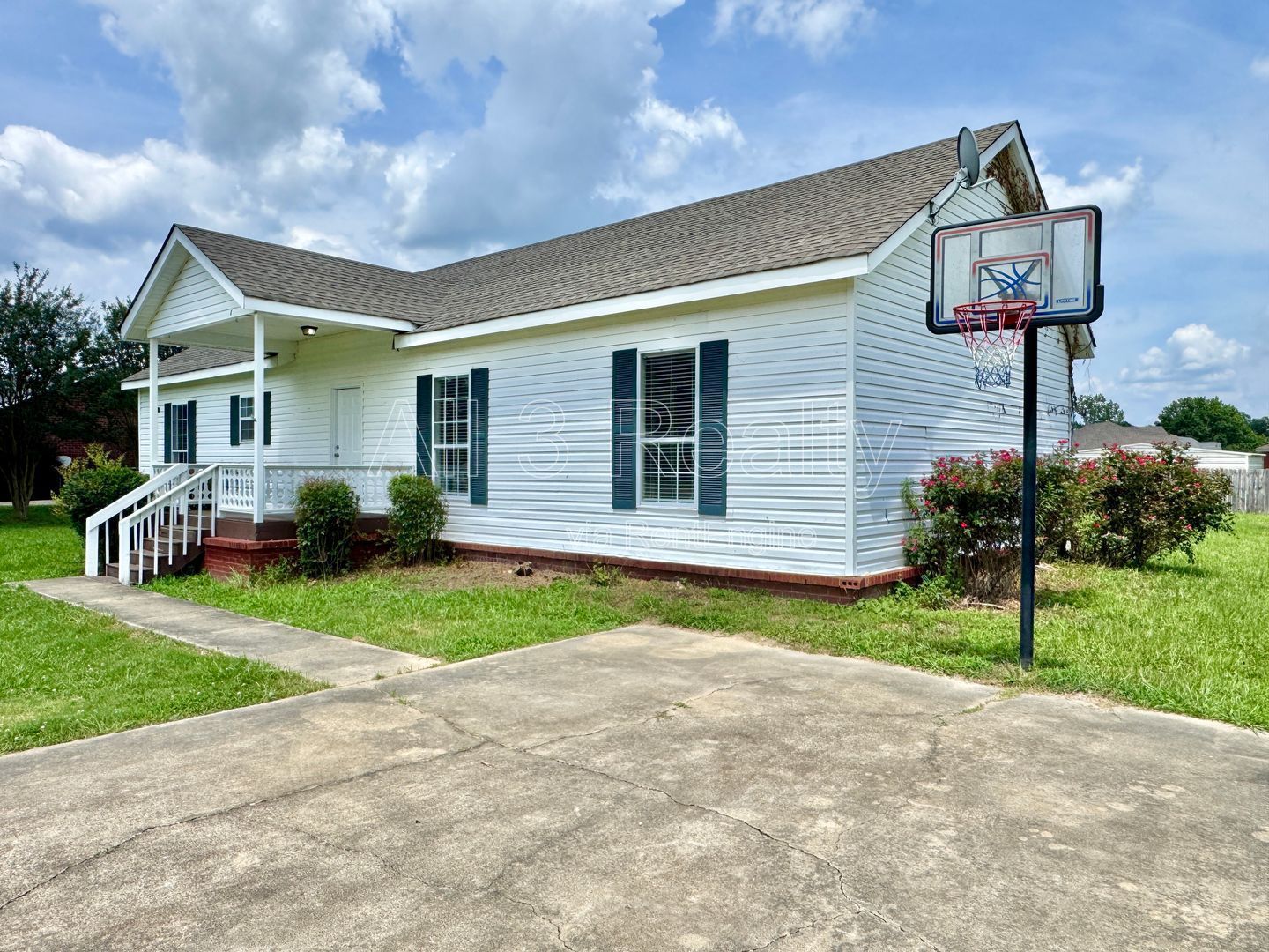 Charming 3-Bedroom Home in Deatsville! property image