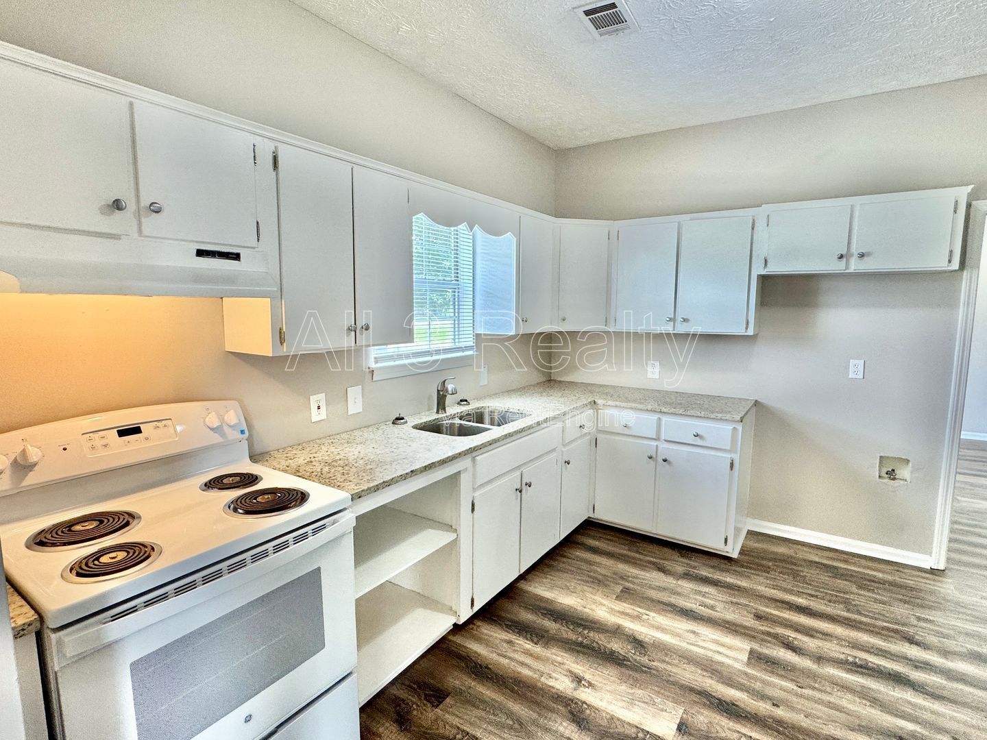 Charming 3-Bedroom Home in Deatsville! property image