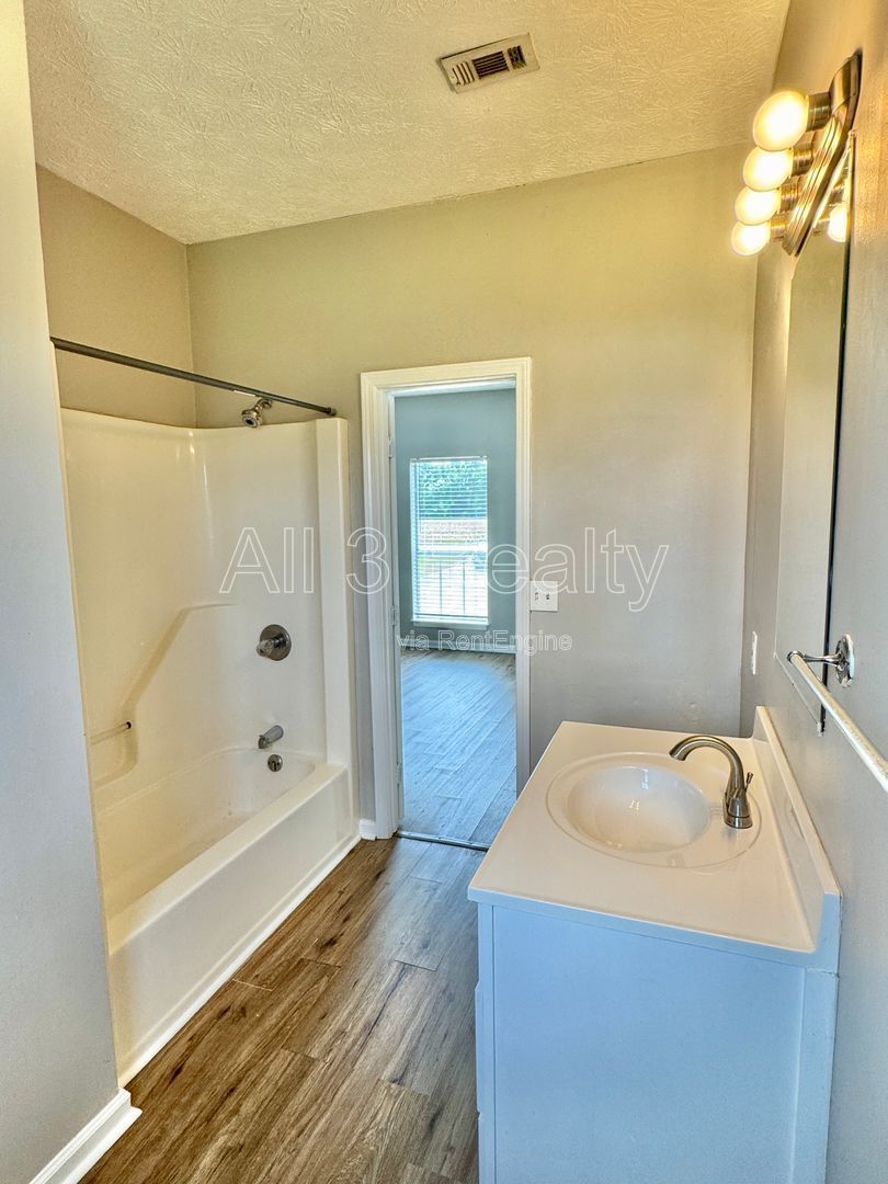 Charming 3-Bedroom Home in Deatsville! property image