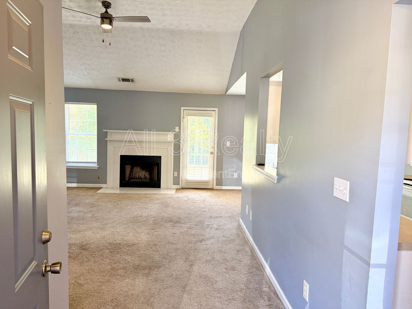Welcome to this three-bedroom, two-bath home in Hampton, GA property image