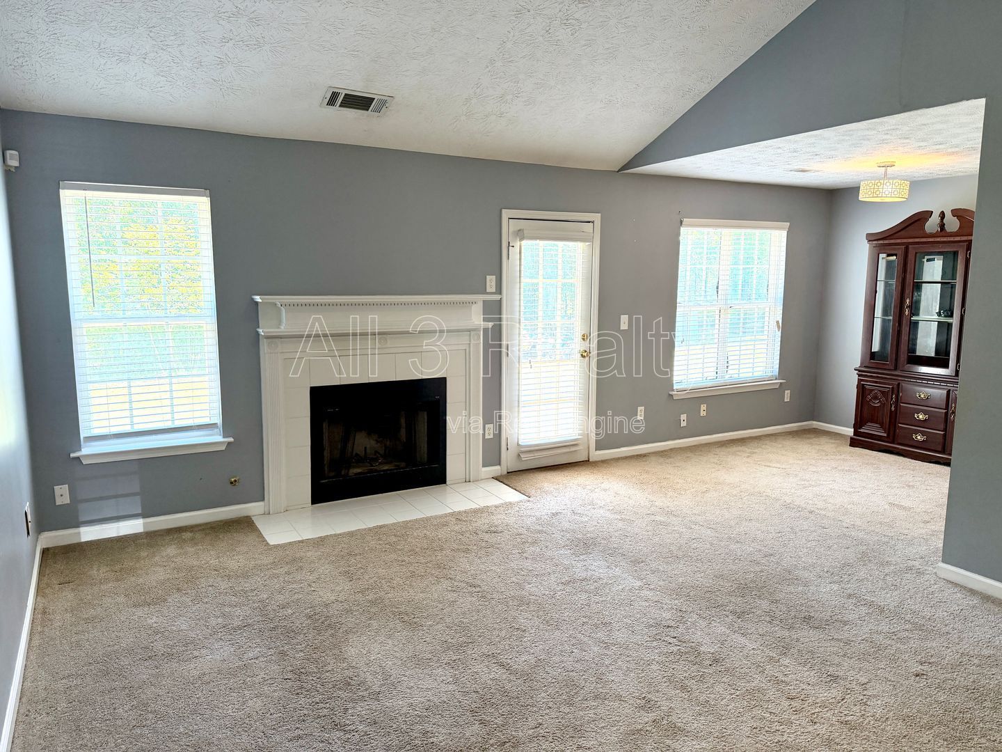 Welcome to this three-bedroom, two-bath home in Hampton, GA property image