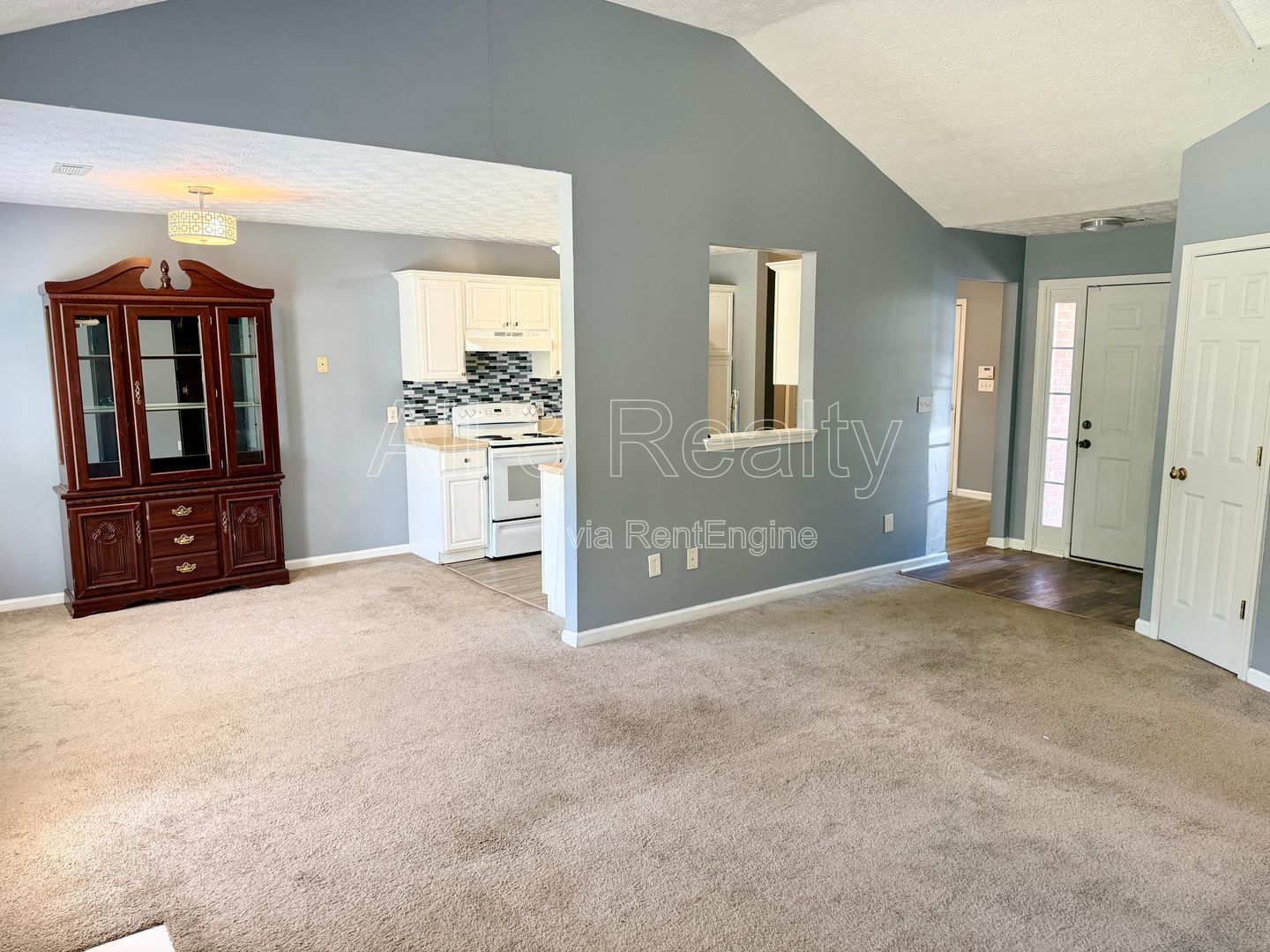 Welcome to this three-bedroom, two-bath home in Hampton, GA property image