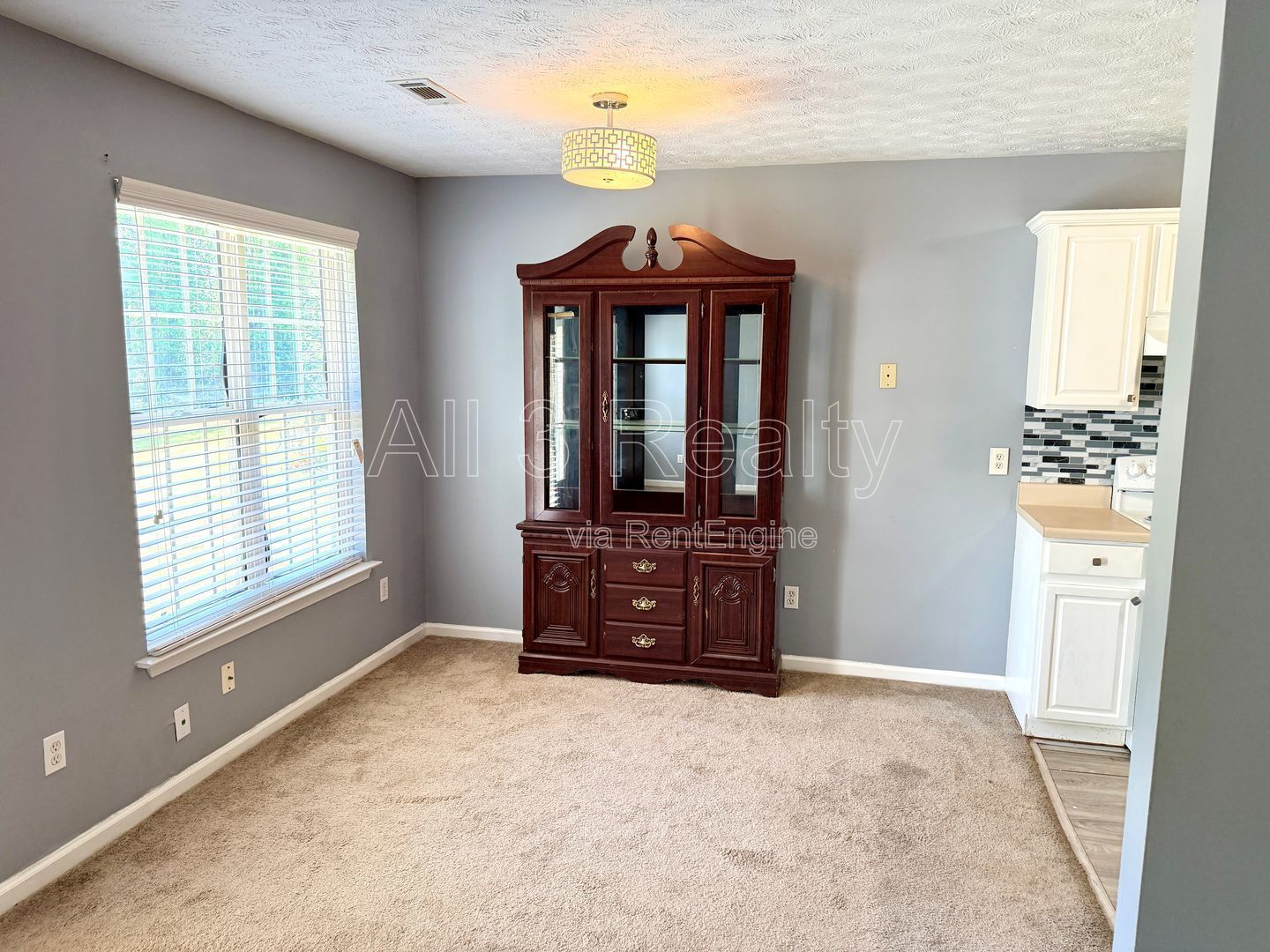 Welcome to this three-bedroom, two-bath home in Hampton, GA property image