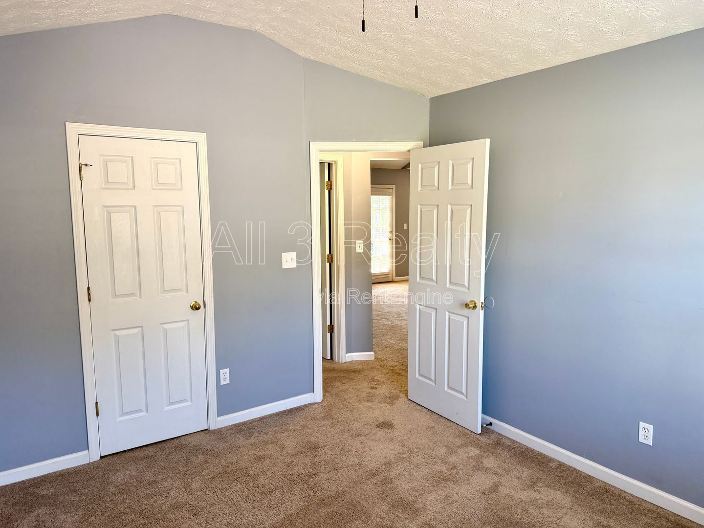 Welcome to this three-bedroom, two-bath home in Hampton, GA property image
