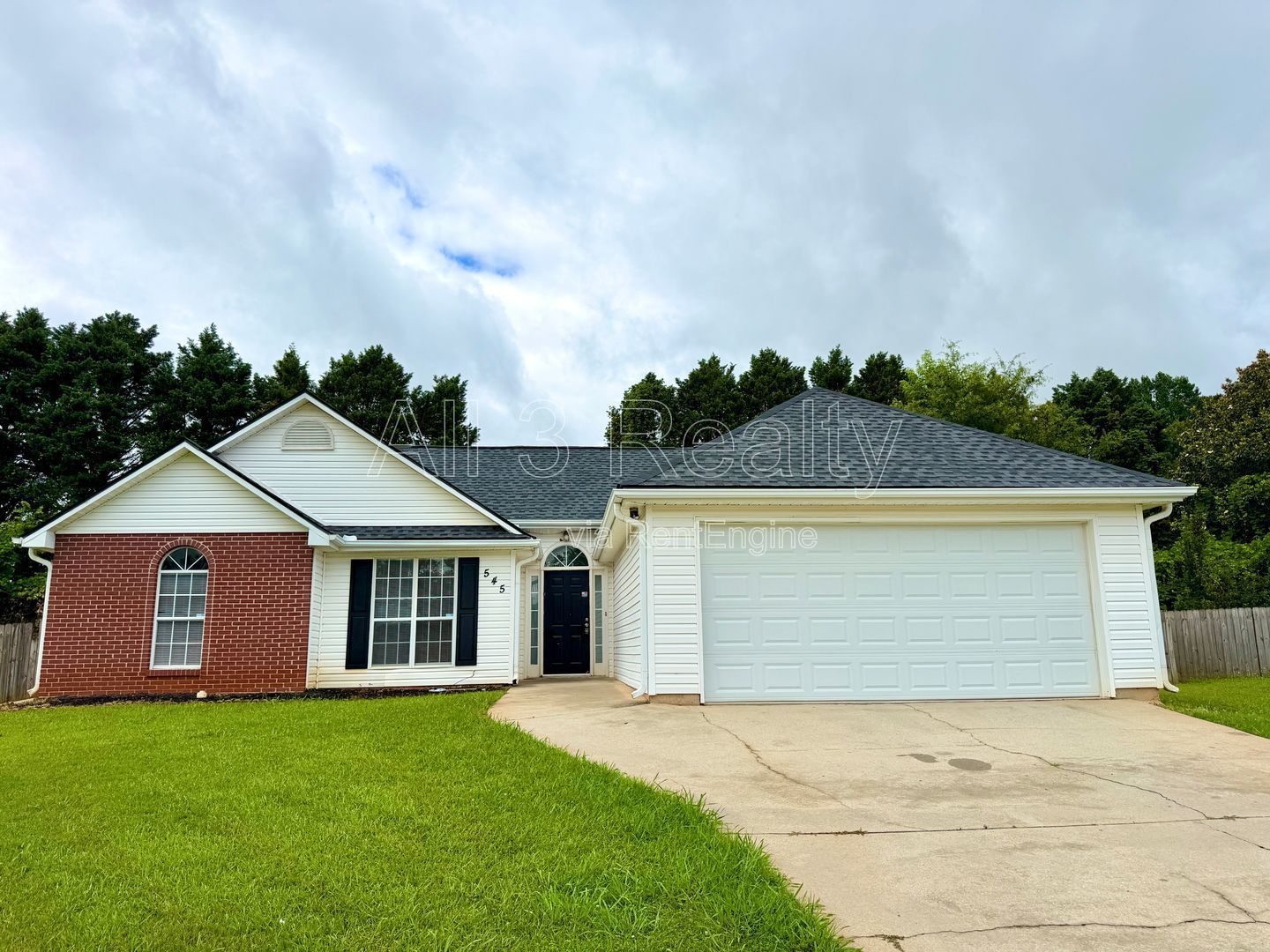 Don't Miss This 3 Bedroom / 2 Bathroom Home in Stockbridge, GA. property image