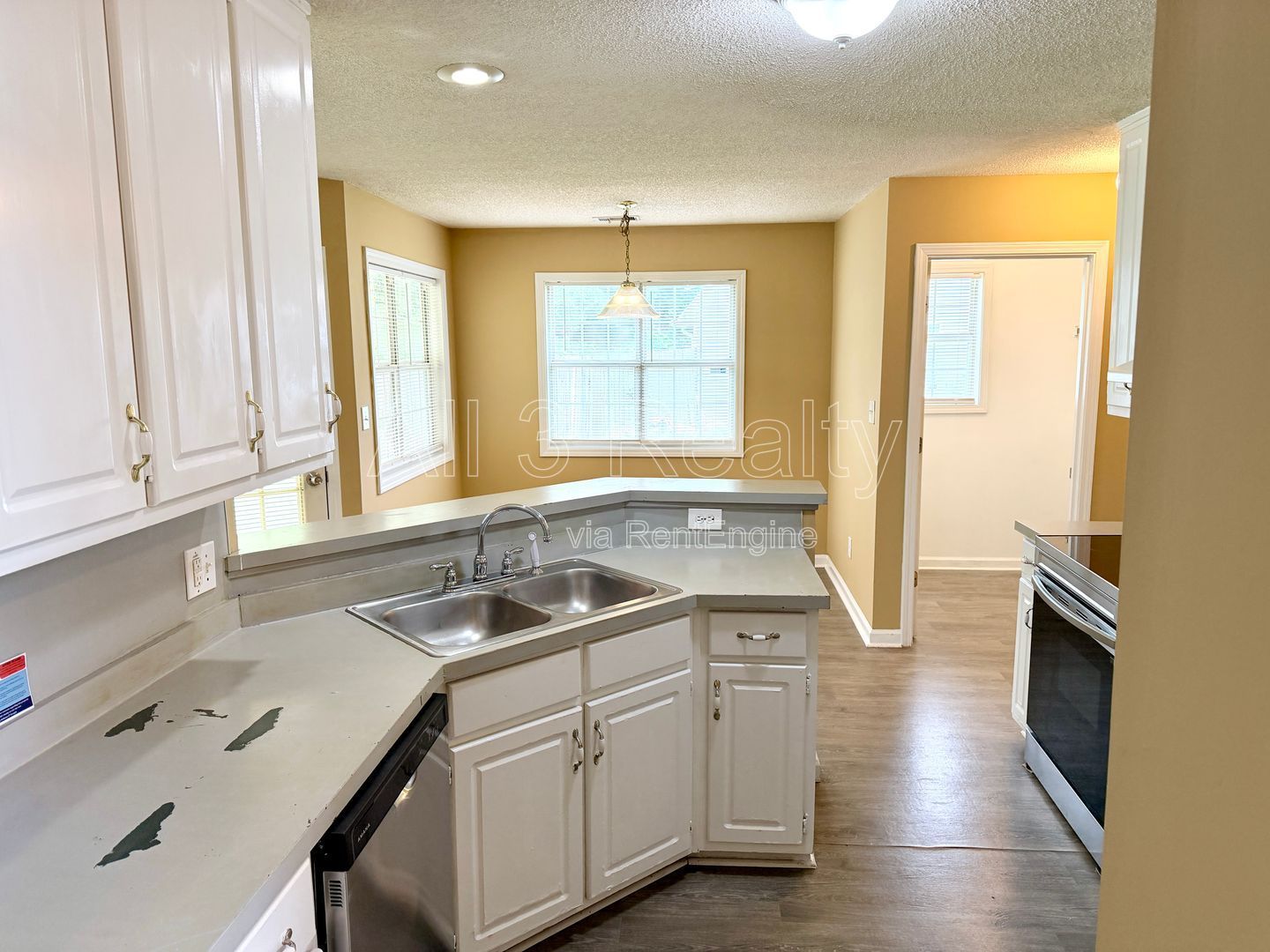 Don't Miss This 3 Bedroom / 2 Bathroom Home in Stockbridge, GA. property image