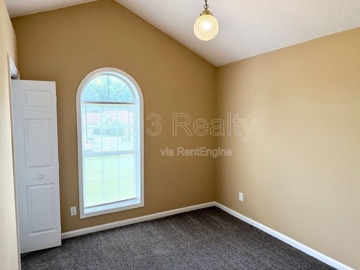 Don't Miss This 3 Bedroom / 2 Bathroom Home in Stockbridge, GA. property image