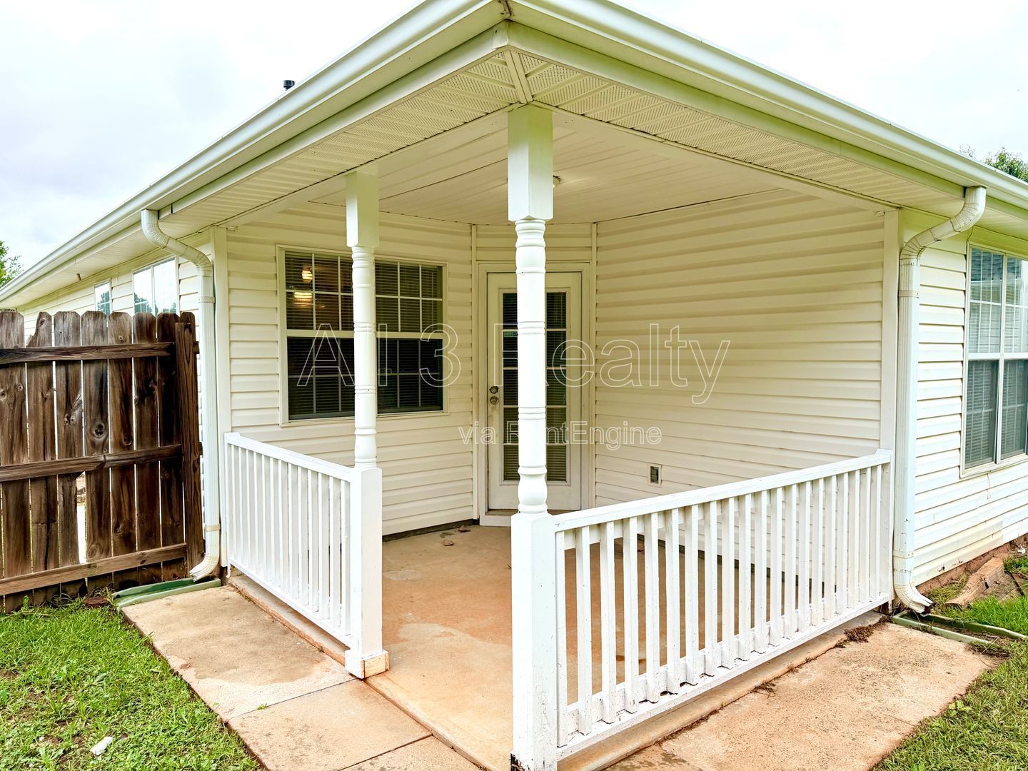 Don't Miss This 3 Bedroom / 2 Bathroom Home in Stockbridge, GA. property image