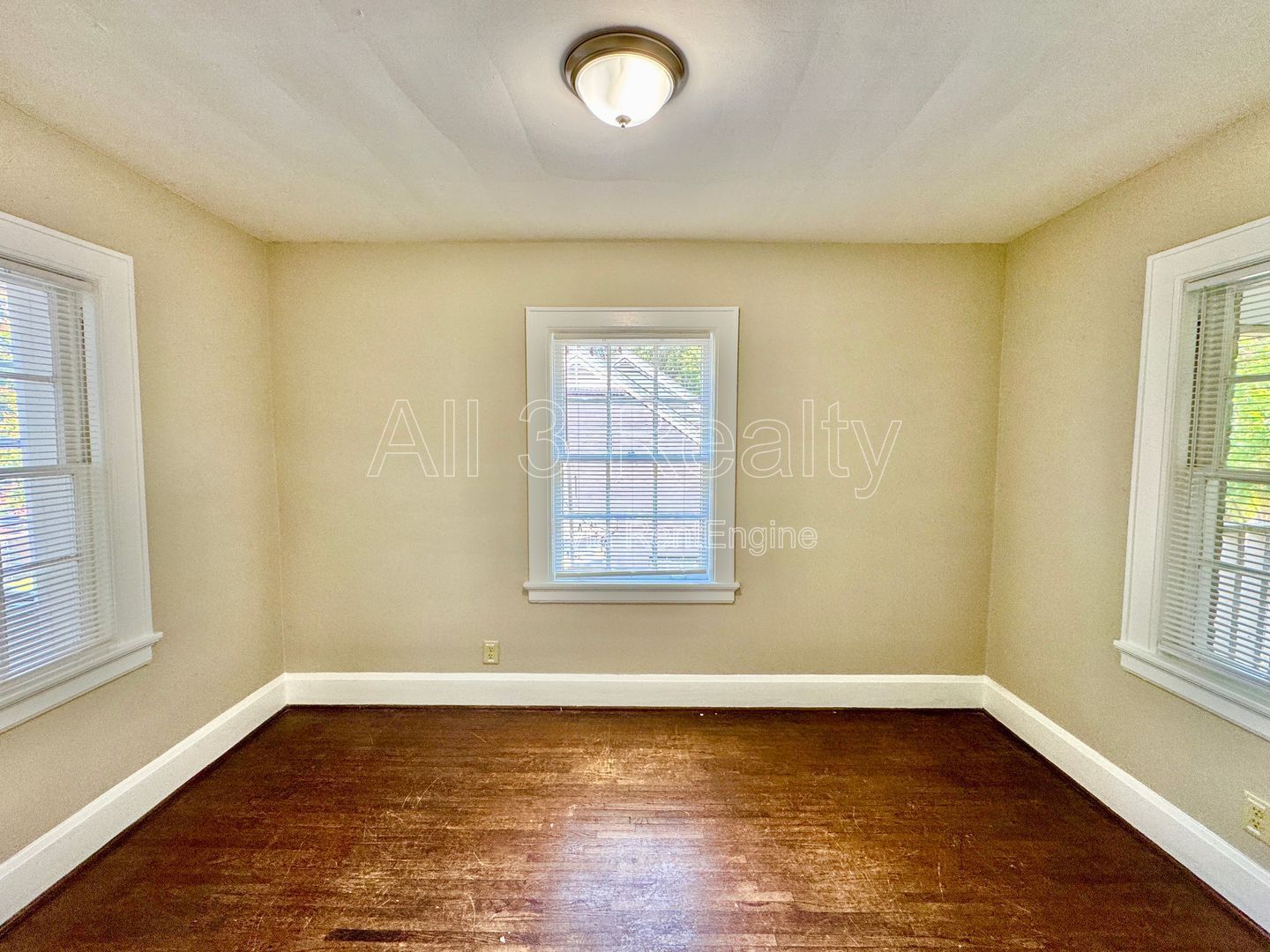 2- Bedroom that's sure to please property image