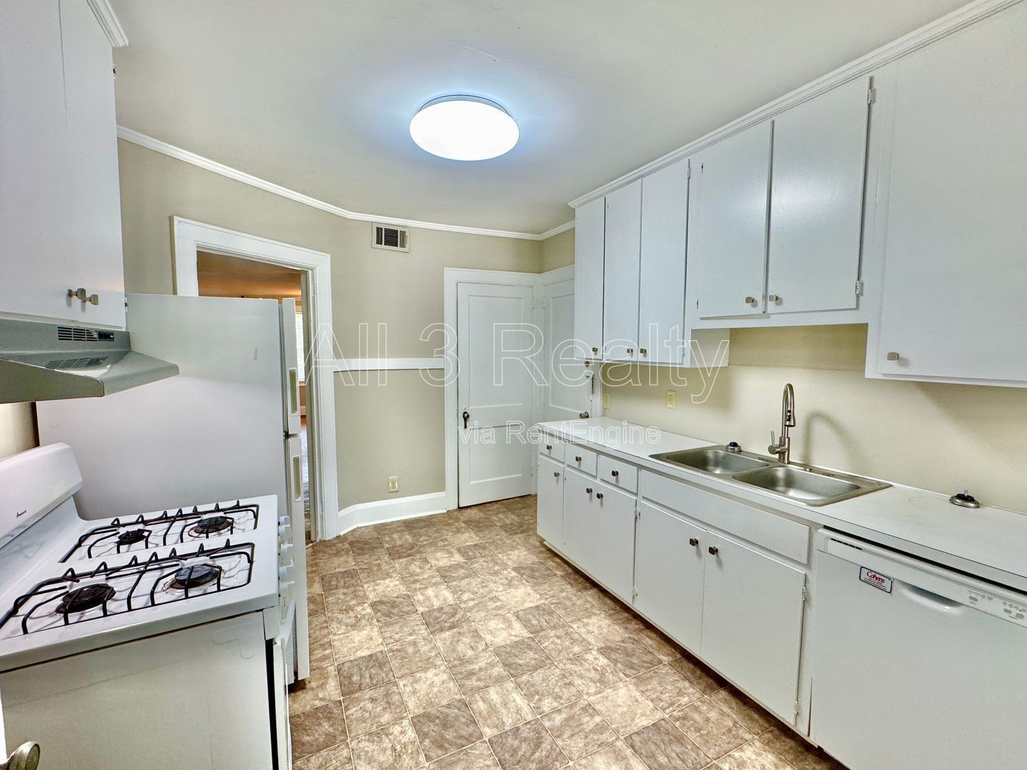 2- Bedroom that's sure to please property image
