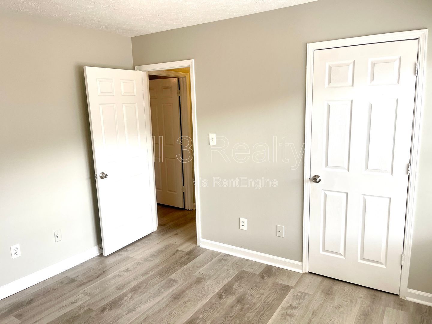 Lovely 2 Bedroom Unit! property image