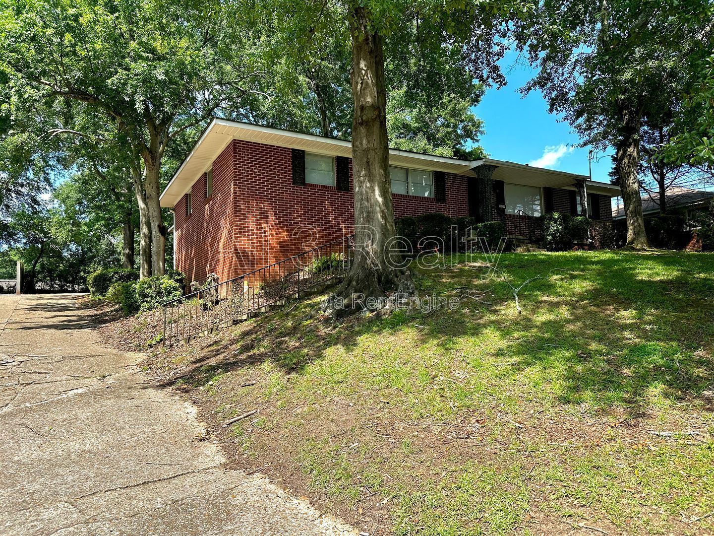 DON'T MISS - 3 Bedroom - Beautiful Brick Home property image
