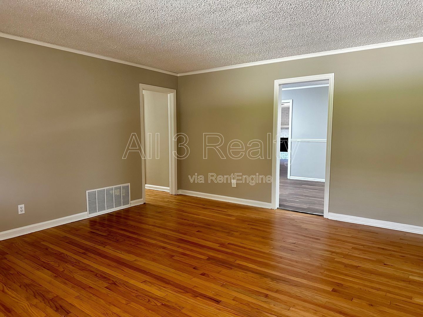 DON'T MISS - 3 Bedroom - Beautiful Brick Home property image