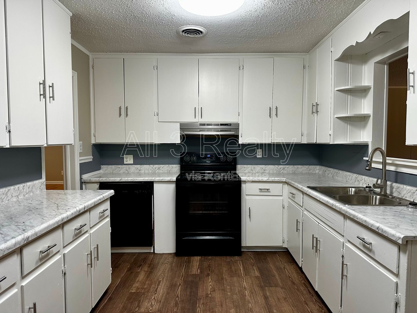 DON'T MISS - 3 Bedroom - Beautiful Brick Home property image