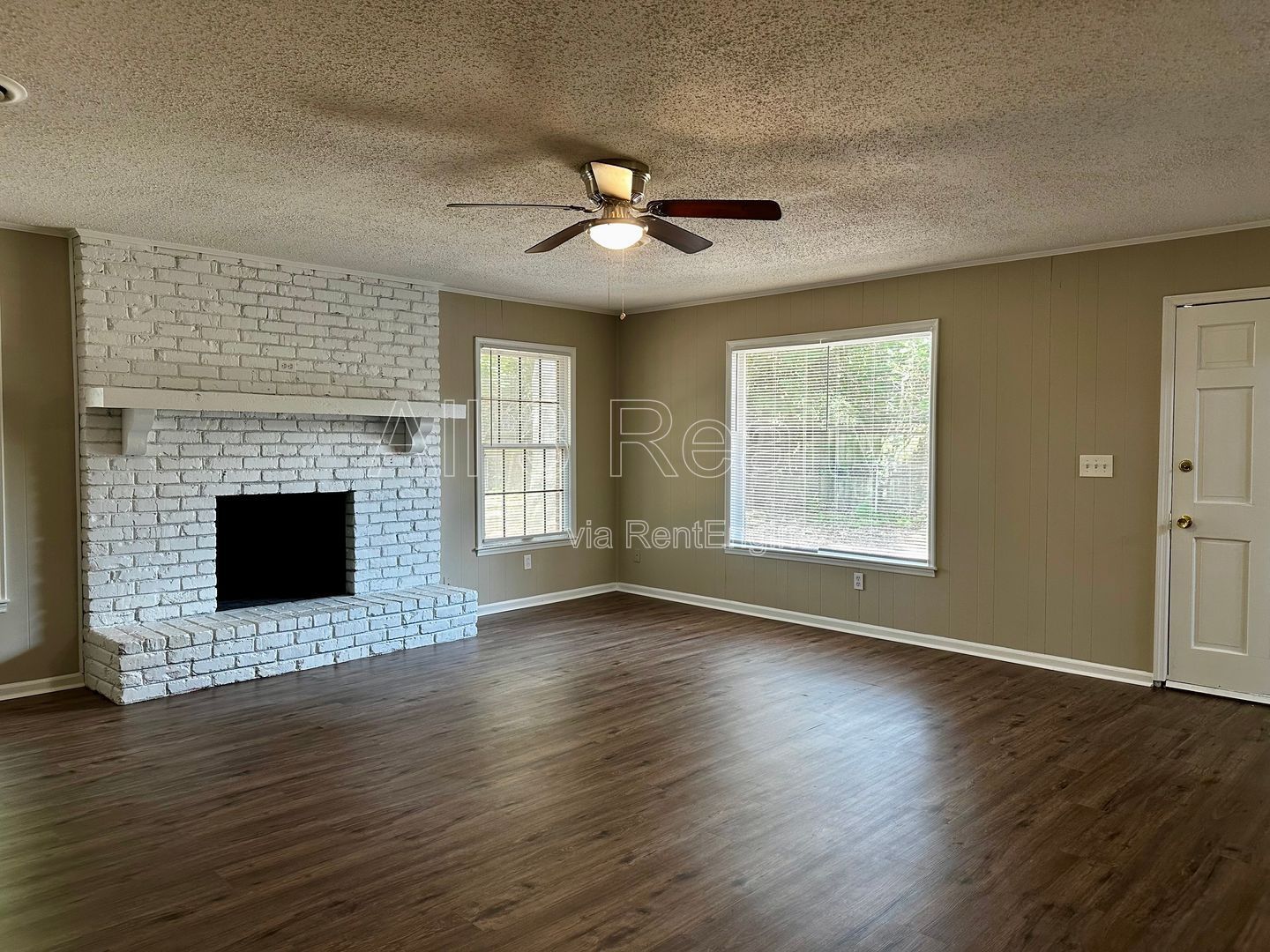 DON'T MISS - 3 Bedroom - Beautiful Brick Home property image