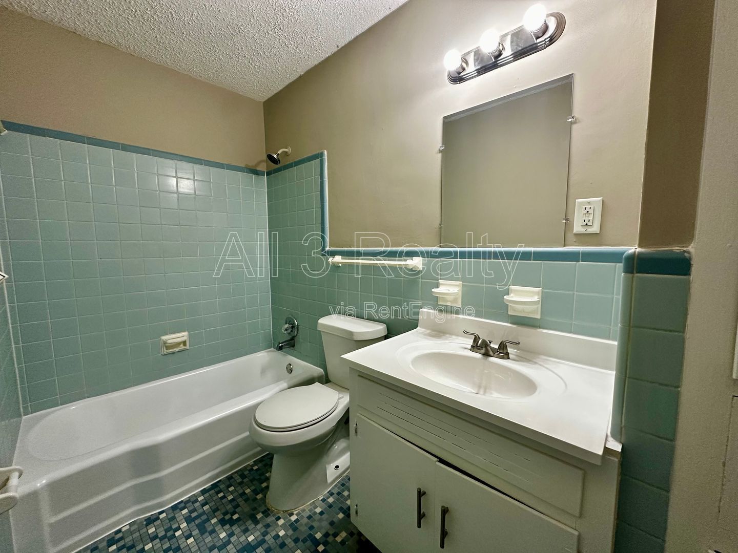 DON'T MISS - 3 Bedroom - Beautiful Brick Home property image