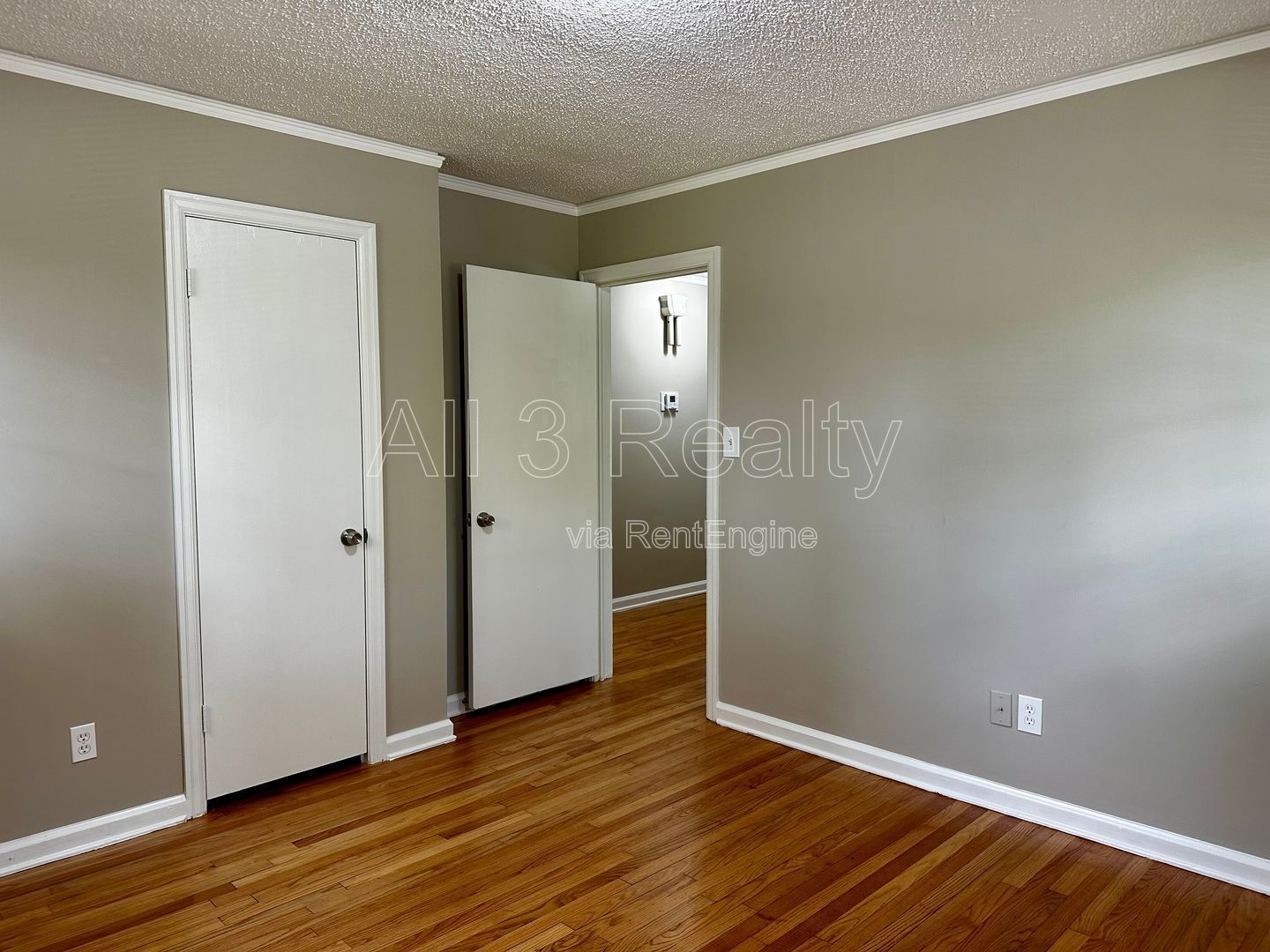 DON'T MISS - 3 Bedroom - Beautiful Brick Home property image