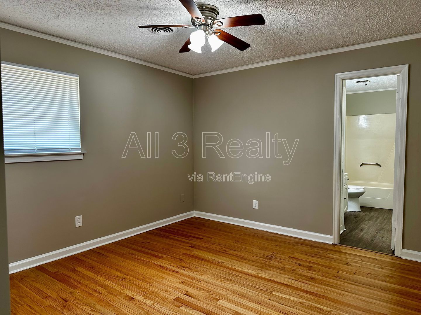 DON'T MISS - 3 Bedroom - Beautiful Brick Home property image